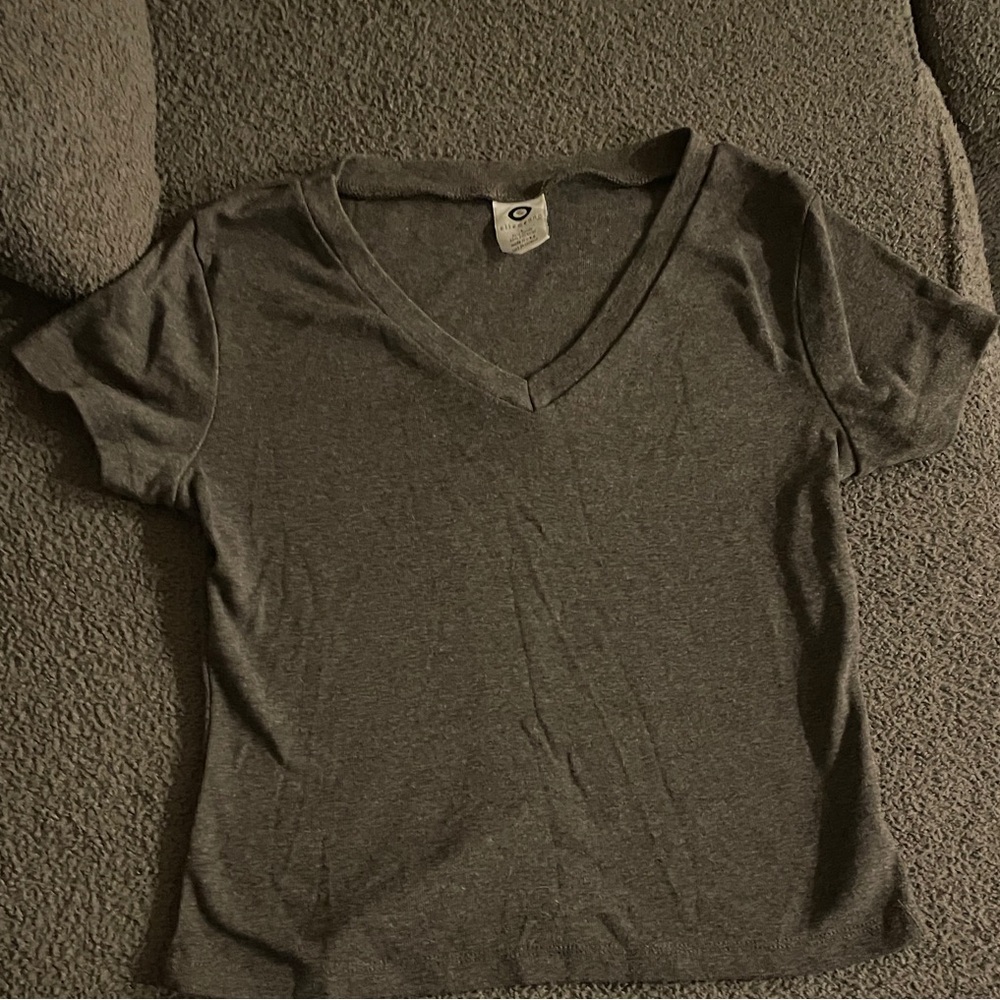 ellemenno Charcoal V-Neck Short Sleeve Tee